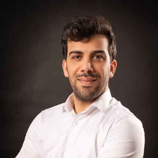 Abdullah — AKOD bilgi teknolojileri yöneticisi ve iOS mühendisi